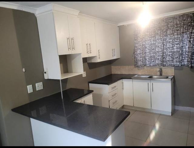 2 BEDROOM PROPERTY TO RENT IN OVERPORT